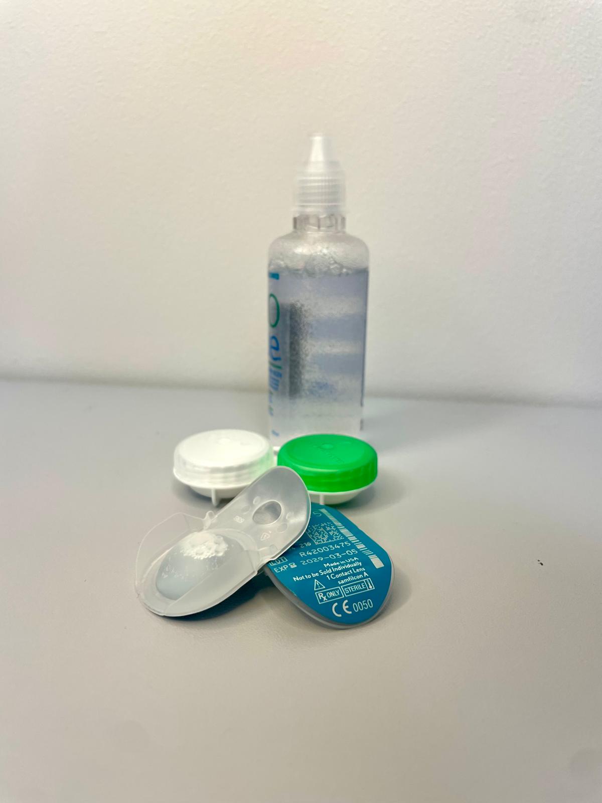 soczewki kontaktowe w salonie optycznym